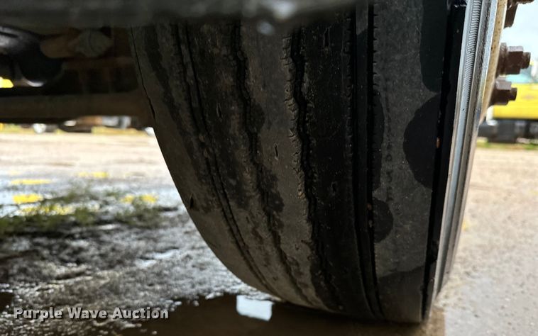 image for item NL9872 1995 Ford F800 dump truck