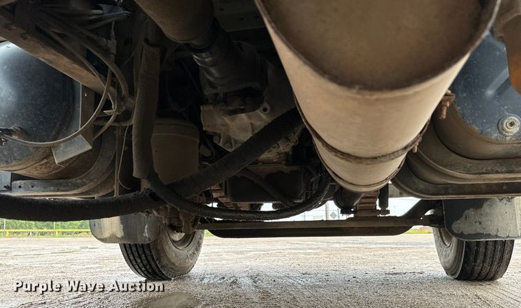 image for item NL9877 1995 International  4900 dump truck