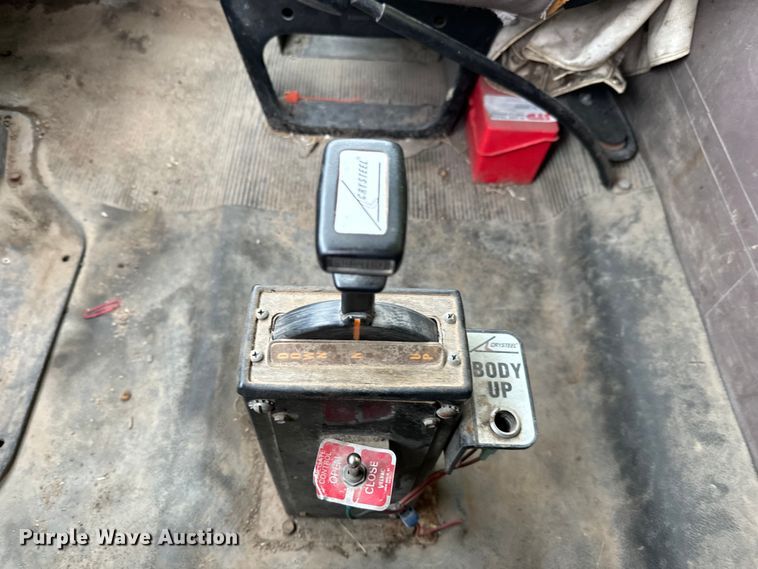 image for item NL9877 1995 International  4900 dump truck