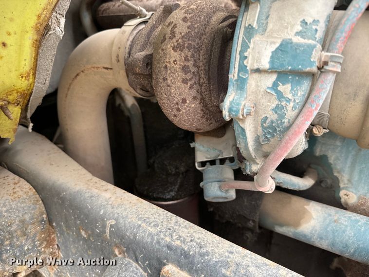 image for item NL9877 1995 International  4900 dump truck