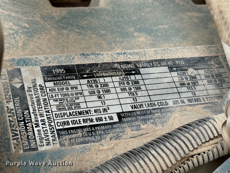 image for item NL9877 1995 International  4900 dump truck