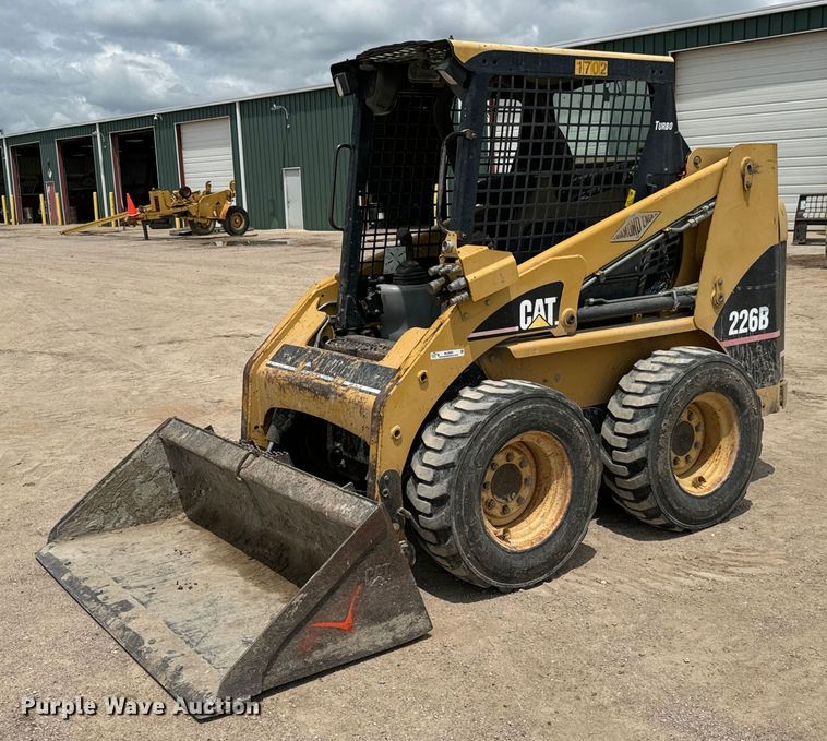 image for item NL9886 2004 Caterpillar  226B skid steer loader