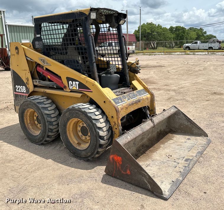 image for item NL9886 2004 Caterpillar  226B skid steer loader