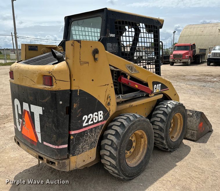 image for item NL9886 2004 Caterpillar  226B skid steer loader