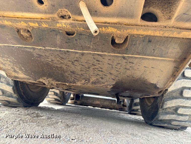 image for item NL9886 2004 Caterpillar  226B skid steer loader