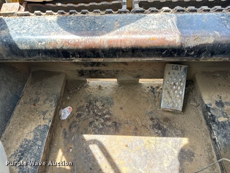 image for item NL9886 2004 Caterpillar  226B skid steer loader