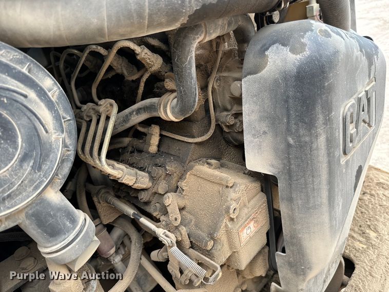 image for item NL9886 2004 Caterpillar  226B skid steer loader