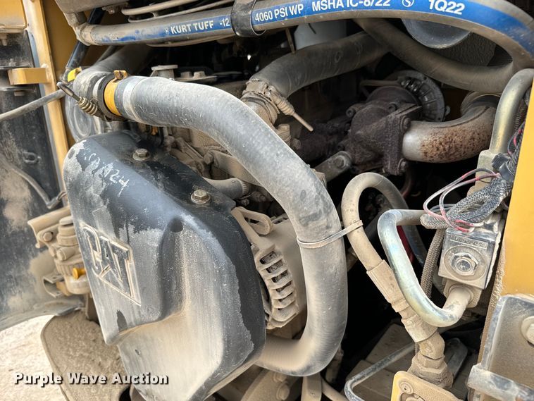 image for item NL9886 2004 Caterpillar  226B skid steer loader