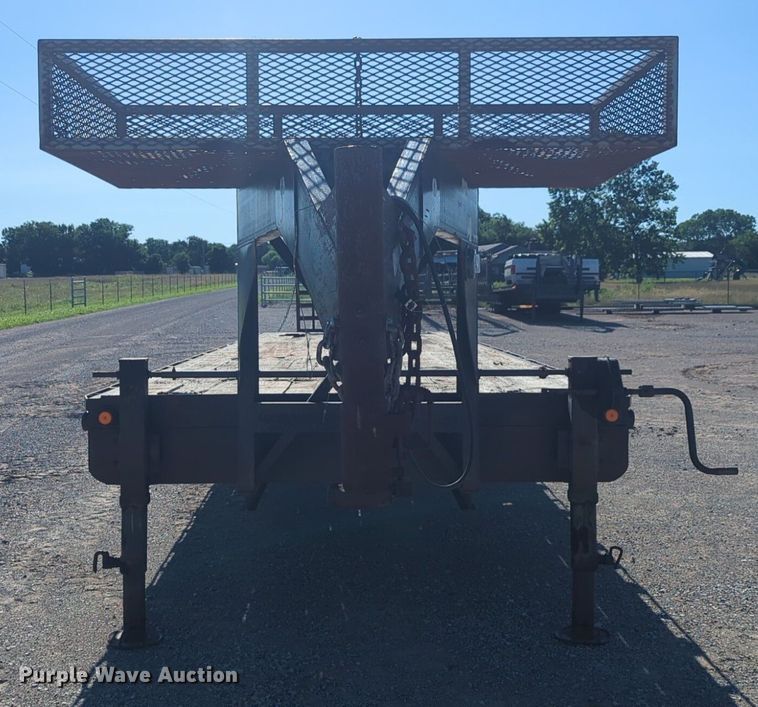 image for item NQ9572 2005 Belshe equipment trailer