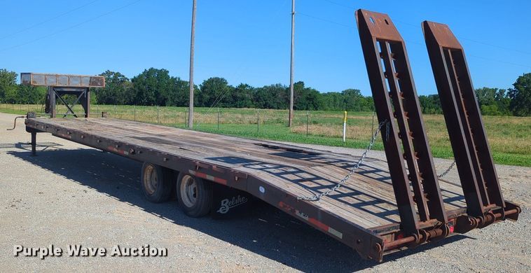 image for item NQ9572 2005 Belshe equipment trailer