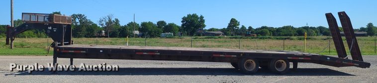 image for item NQ9572 2005 Belshe equipment trailer