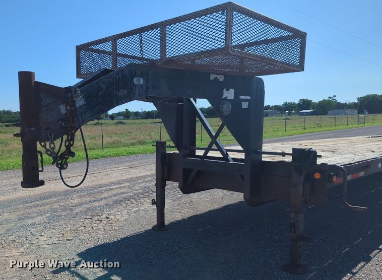 image for item NQ9572 2005 Belshe equipment trailer