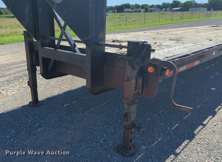 image for item NQ9572 2005 Belshe equipment trailer