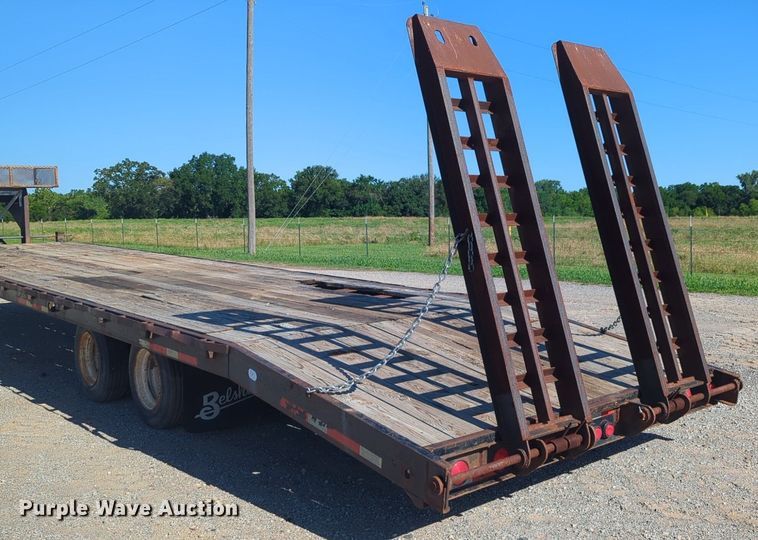 image for item NQ9572 2005 Belshe equipment trailer