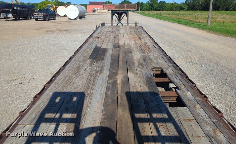 image for item NQ9572 2005 Belshe equipment trailer