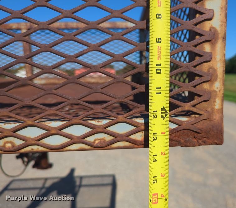 image for item NQ9572 2005 Belshe equipment trailer