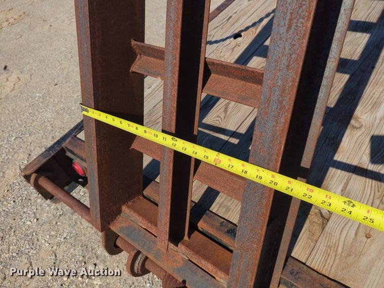 image for item NQ9572 2005 Belshe equipment trailer