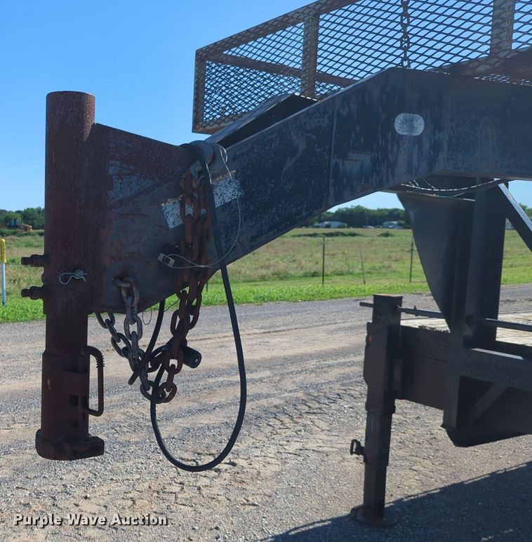 image for item NQ9572 2005 Belshe equipment trailer