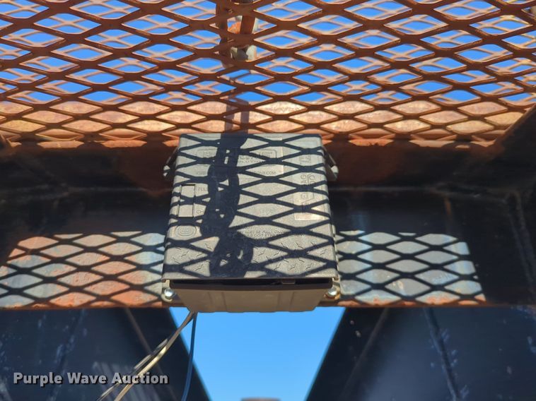 image for item NQ9572 2005 Belshe equipment trailer