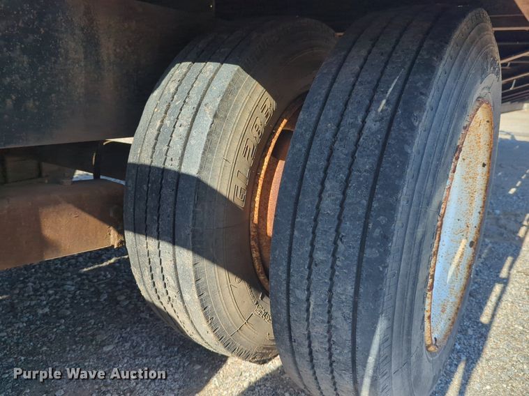 image for item NQ9572 2005 Belshe equipment trailer