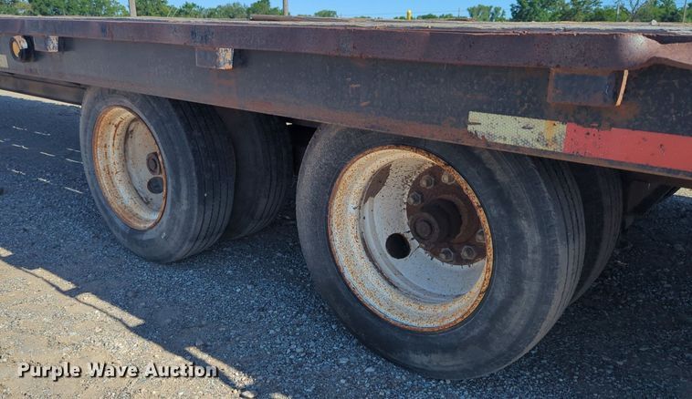 image for item NQ9572 2005 Belshe equipment trailer