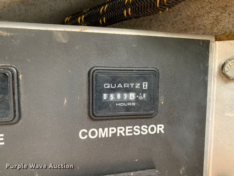 image for item NQ9577 2015 Ford F550 Super Duty XL SuperCab utility / service truck