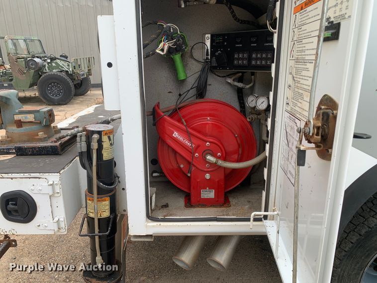 image for item NQ9577 2015 Ford F550 Super Duty XL SuperCab utility / service truck