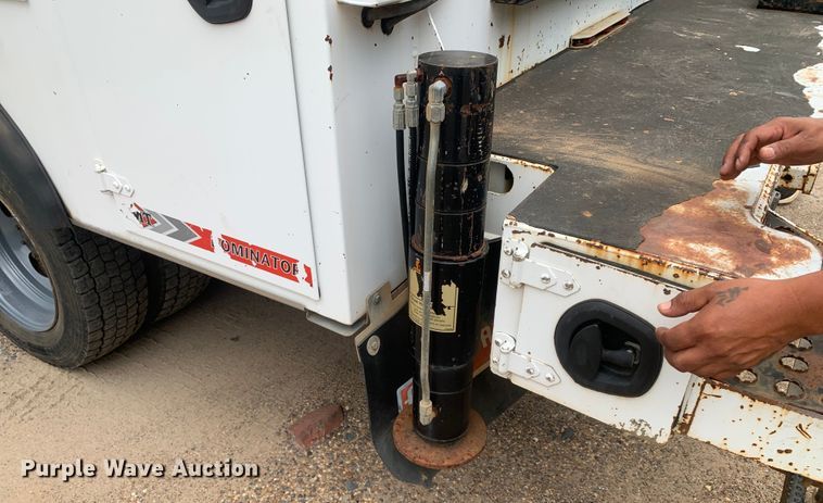 image for item NQ9577 2015 Ford F550 Super Duty XL SuperCab utility / service truck