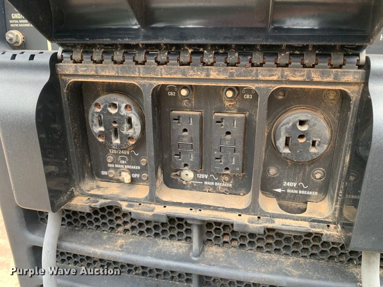 image for item NQ9577 2015 Ford F550 Super Duty XL SuperCab utility / service truck