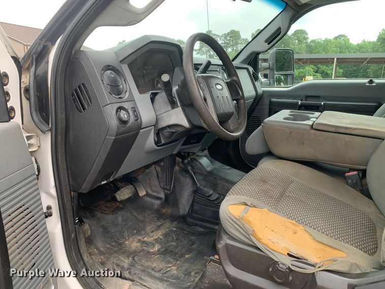 image for item NQ9577 2015 Ford F550 Super Duty XL SuperCab utility / service truck