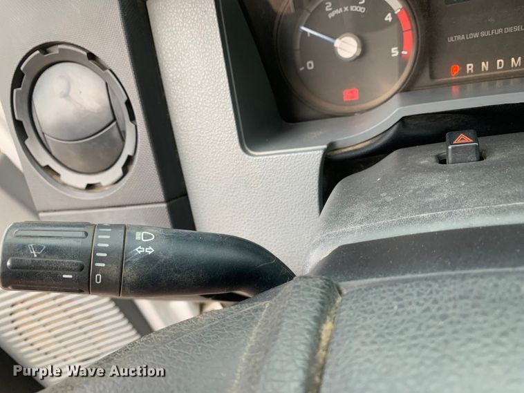 image for item NQ9577 2015 Ford F550 Super Duty XL SuperCab utility / service truck