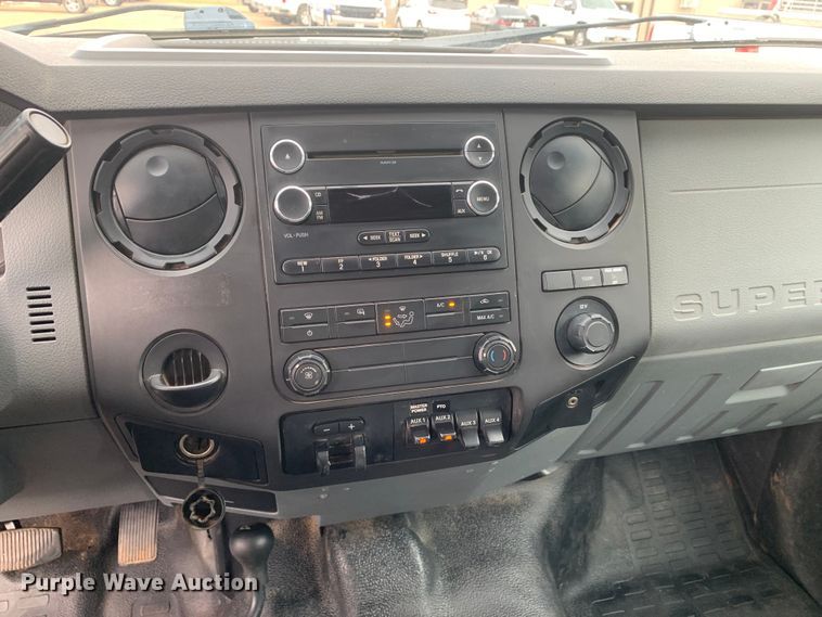 image for item NQ9577 2015 Ford F550 Super Duty XL SuperCab utility / service truck