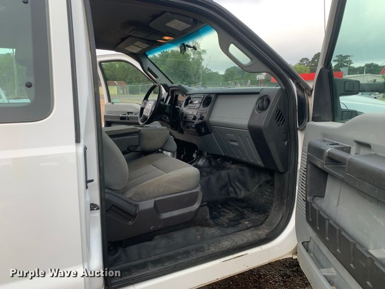 image for item NQ9577 2015 Ford F550 Super Duty XL SuperCab utility / service truck