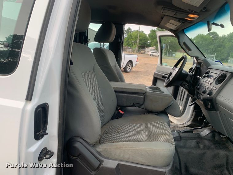 image for item NQ9577 2015 Ford F550 Super Duty XL SuperCab utility / service truck