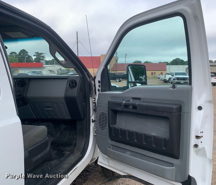 image for item NQ9577 2015 Ford F550 Super Duty XL SuperCab utility / service truck