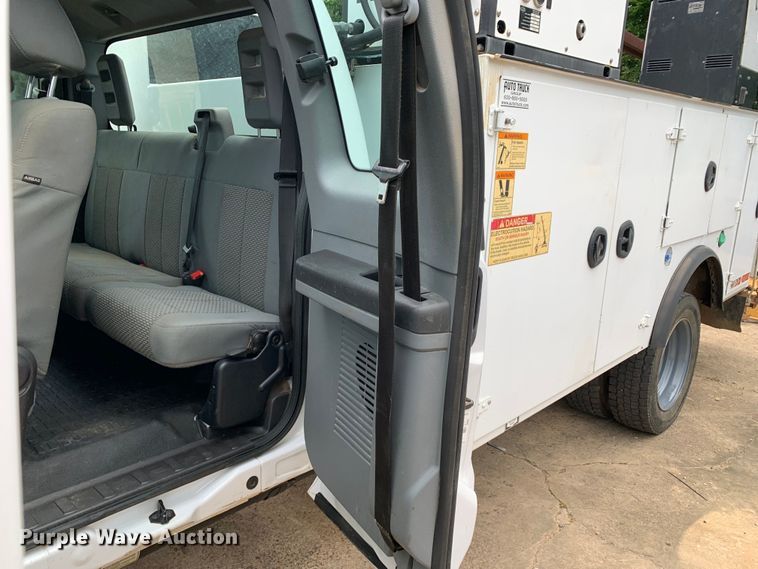 image for item NQ9577 2015 Ford F550 Super Duty XL SuperCab utility / service truck