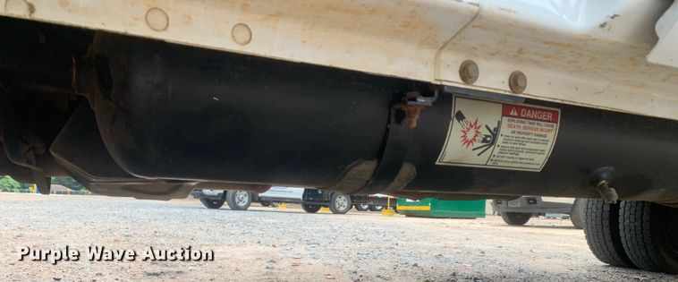 image for item NQ9577 2015 Ford F550 Super Duty XL SuperCab utility / service truck