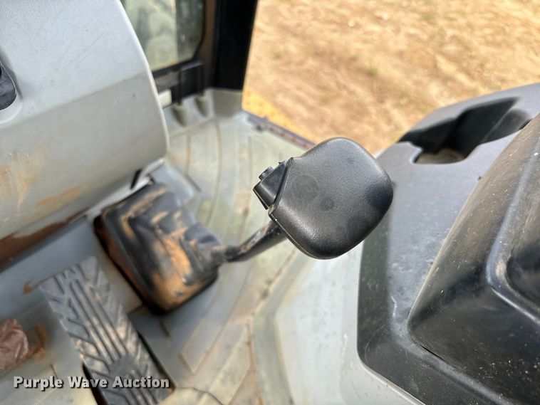 image for item NQ9586 2013 Caterpillar  420F IT backhoe