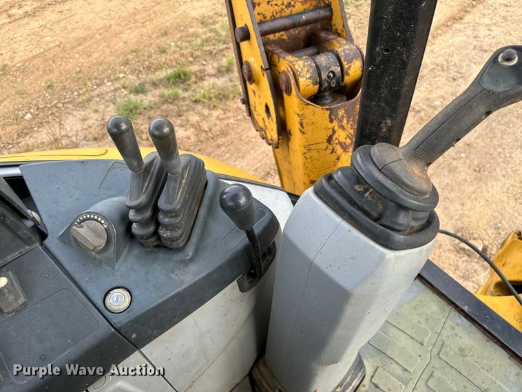 image for item NQ9586 2013 Caterpillar  420F IT backhoe