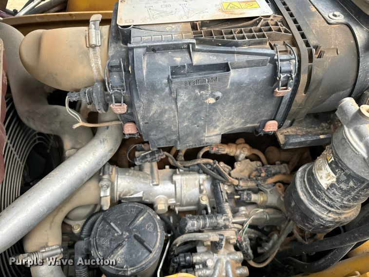 image for item NQ9586 2013 Caterpillar  420F IT backhoe