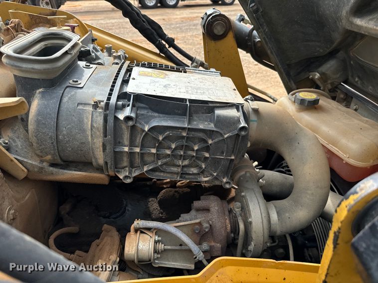 image for item NQ9586 2013 Caterpillar  420F IT backhoe