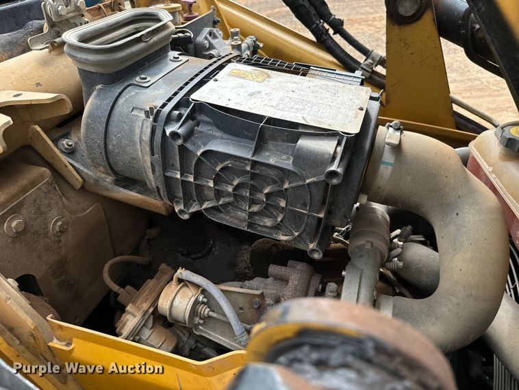 image for item NQ9586 2013 Caterpillar  420F IT backhoe