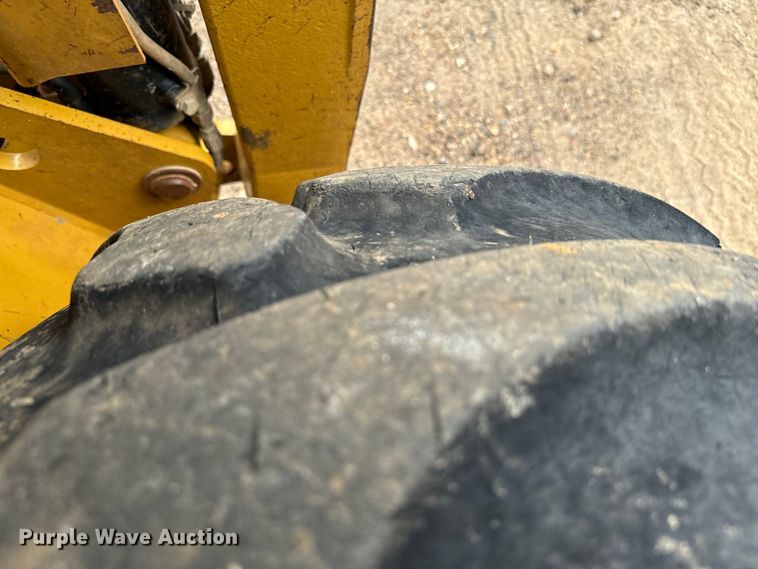 image for item NQ9586 2013 Caterpillar  420F IT backhoe