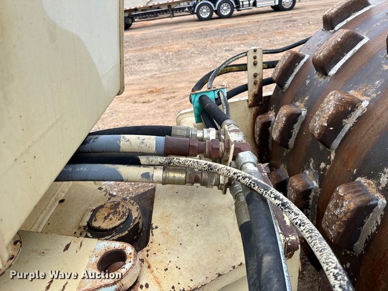 image for item NQ9587 1994 Ingersoll Rand SD-70F single drum vibratory roller