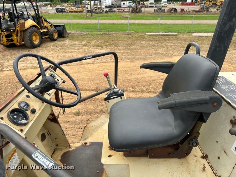 image for item NQ9587 1994 Ingersoll Rand SD-70F single drum vibratory roller
