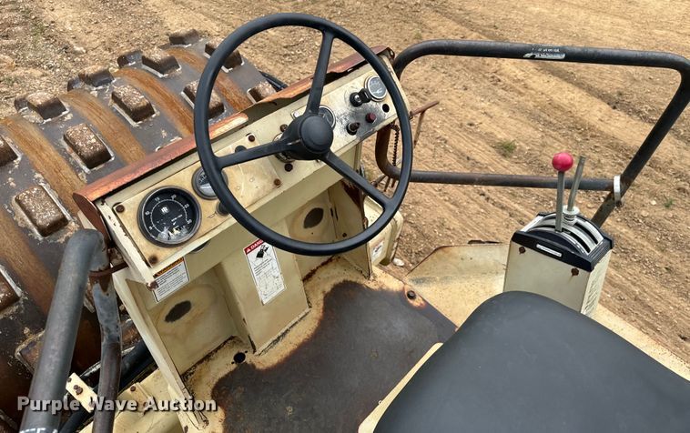 image for item NQ9587 1994 Ingersoll Rand SD-70F single drum vibratory roller