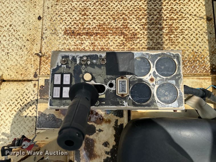 image for item NQ9588 2006 Ingersoll Rand  PT-125R pneumatic roller