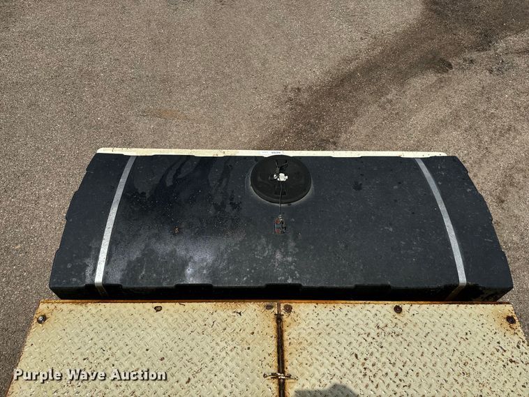 image for item NQ9588 2006 Ingersoll Rand  PT-125R pneumatic roller