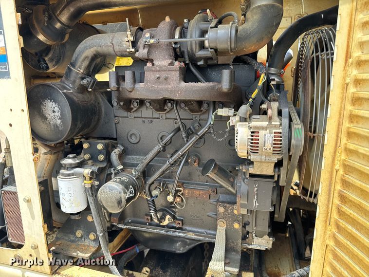 image for item NQ9588 2006 Ingersoll Rand  PT-125R pneumatic roller