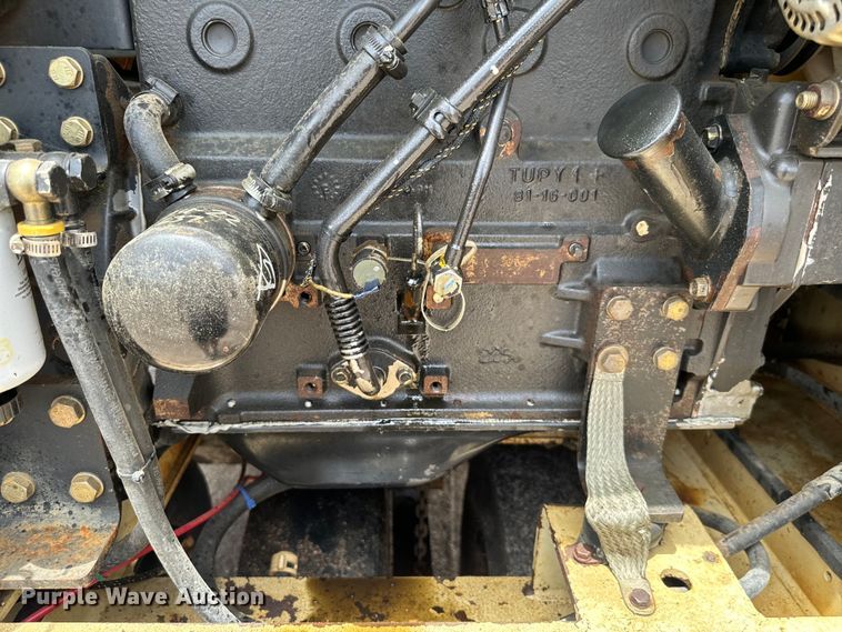 image for item NQ9588 2006 Ingersoll Rand  PT-125R pneumatic roller